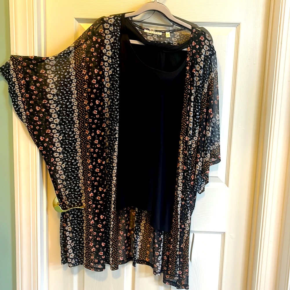 NWT plus3X kimono. Black background with soft, blues pinks yellows whites design